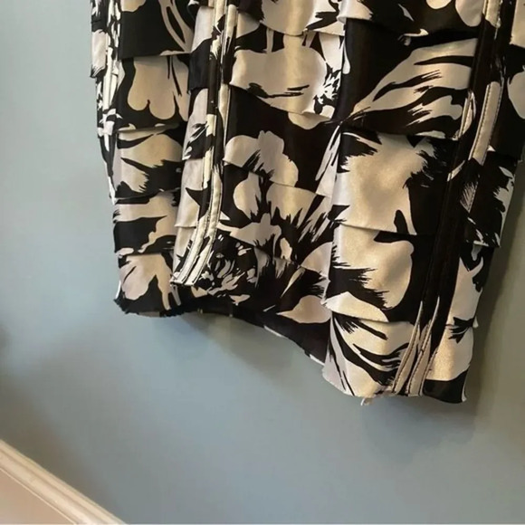 🔹5/$25🔹 White House‎ Black Market Spaghetti Strap Shutter Pleat Dress. Size 8? - Picture 5 of 10